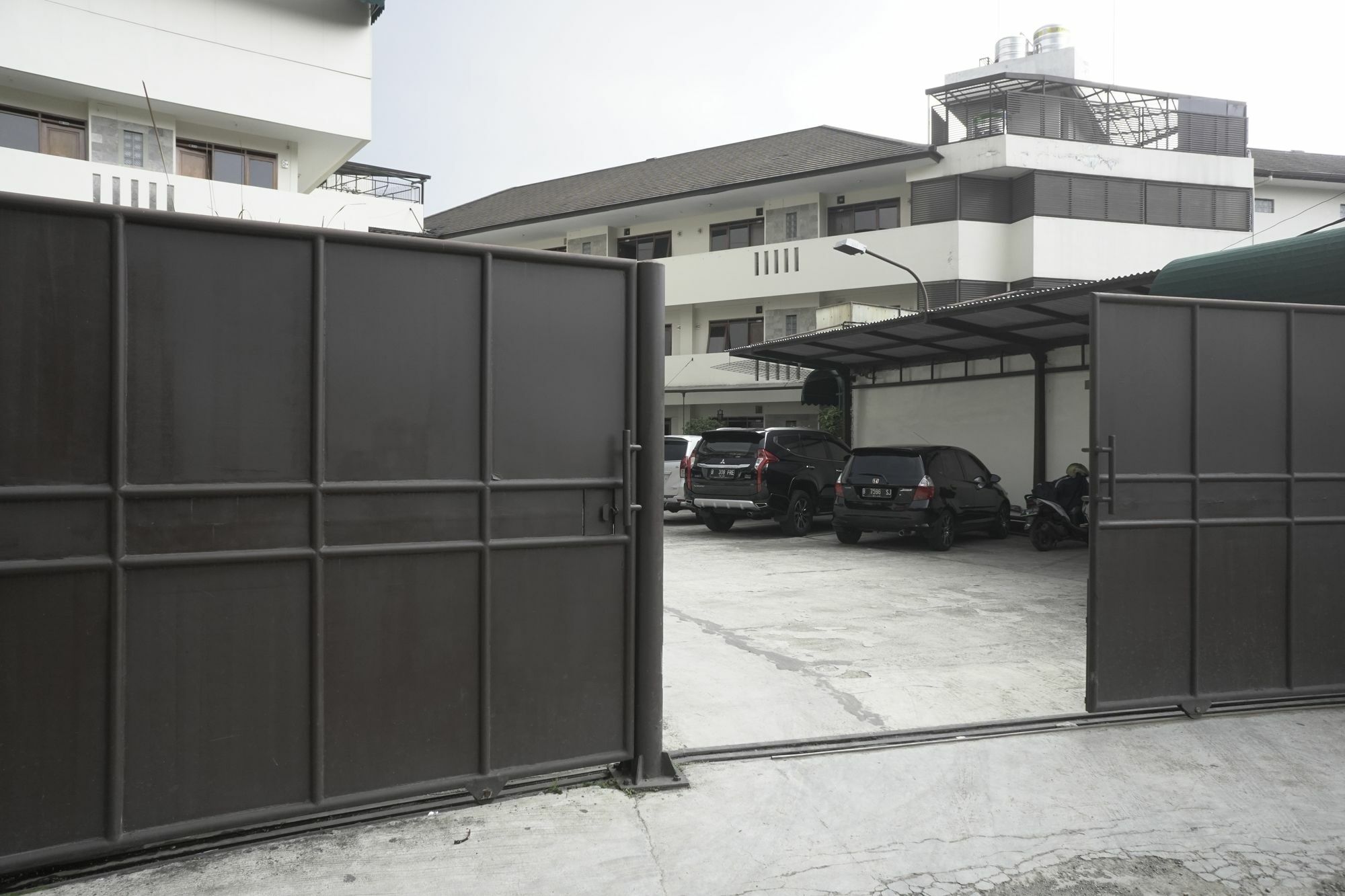 Reddoorz Plus @ Ciumbuleuit Area Bandung Exterior photo